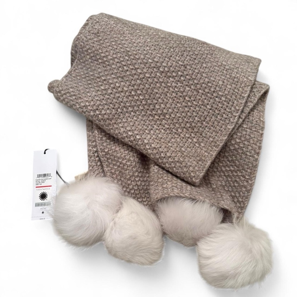 NWT UGG Quatro Pom Cashmere Scarf in Oatmeal Heather - Picture 2 of 3